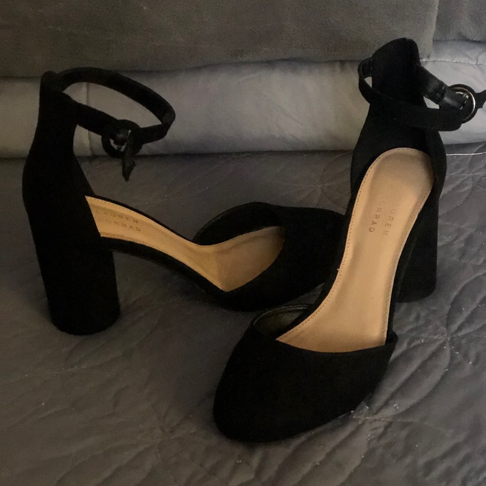 Lauren Conrad Black Pumps